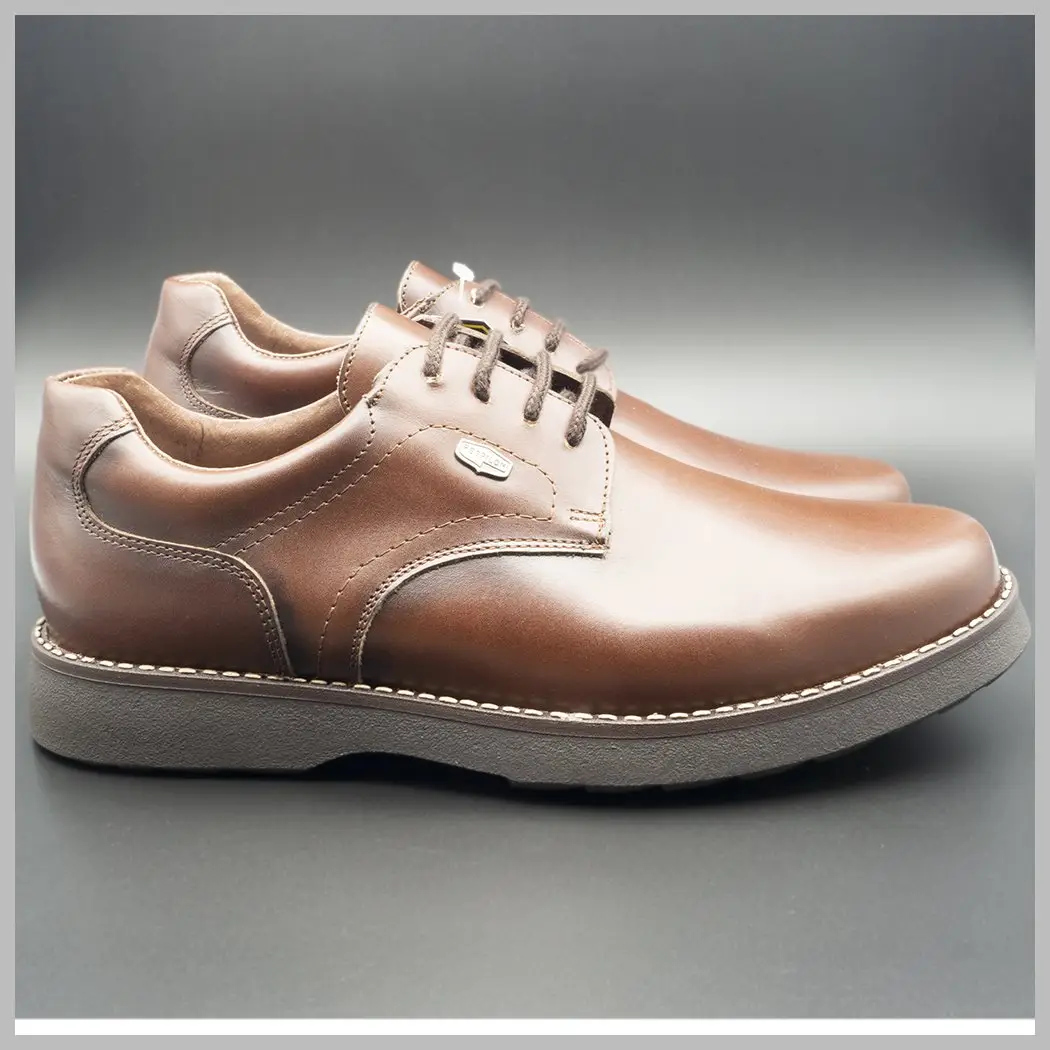 Blucher marrón, piel napa, vista de perfil.